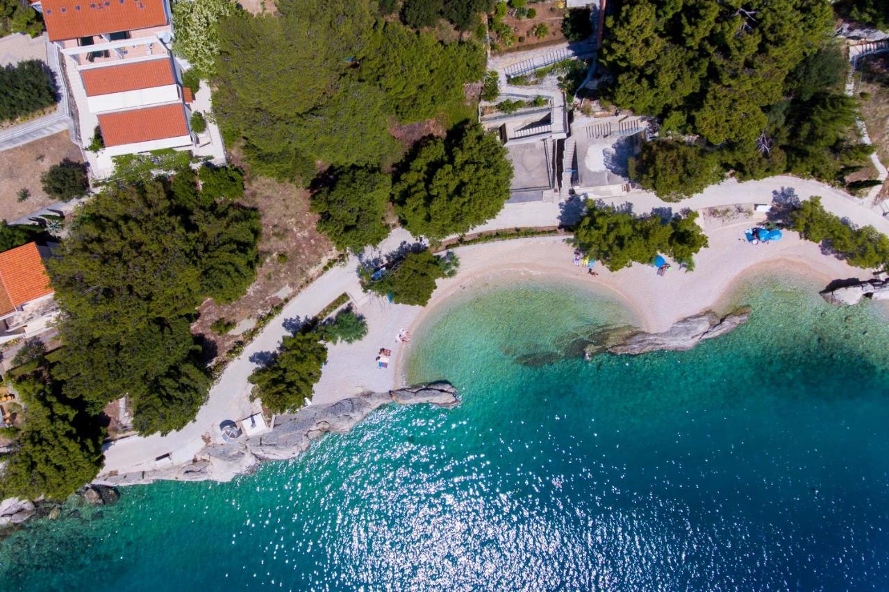 Apartments With A Parking Space Brela, Makarska - 6043 Eksteriør billede